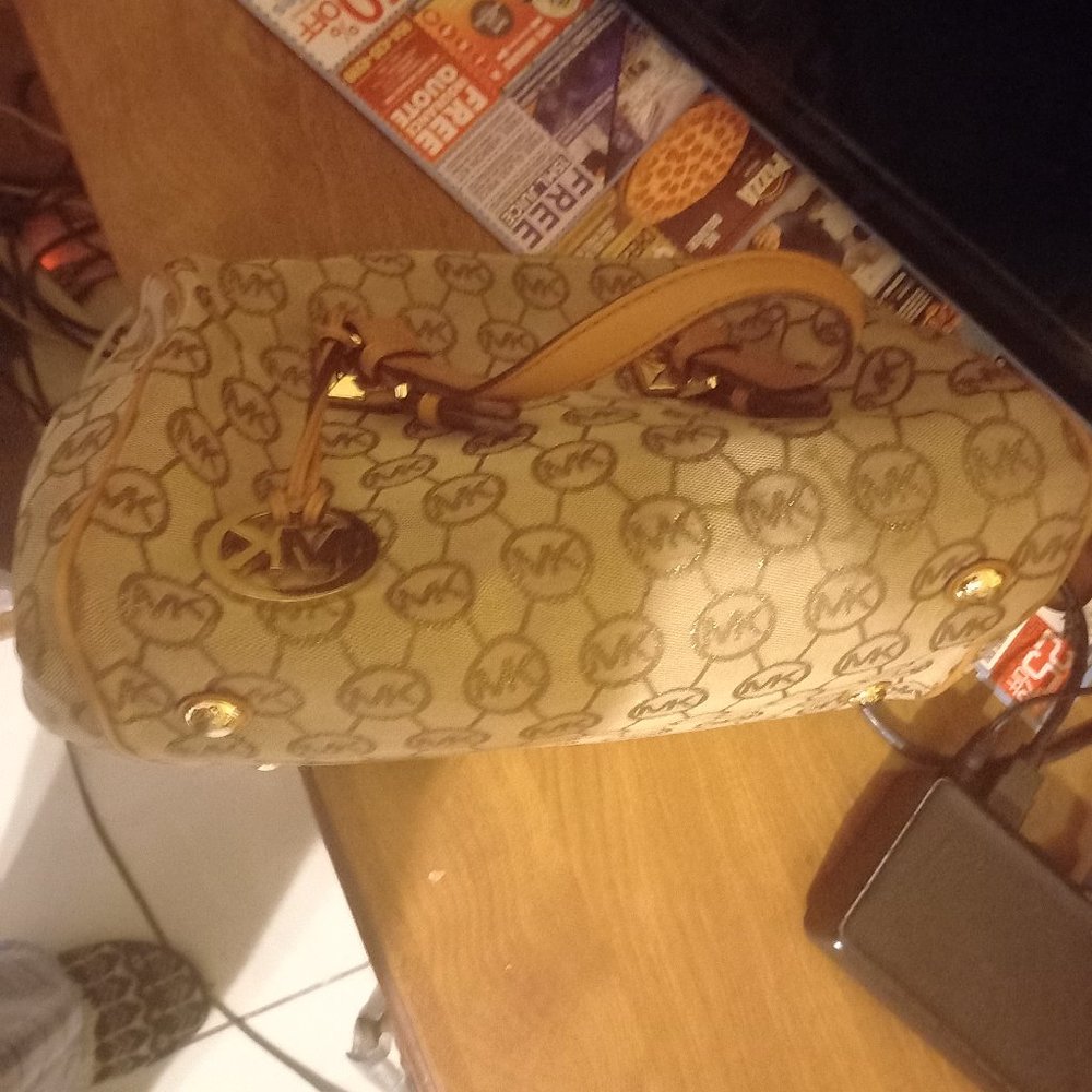 Mk purse